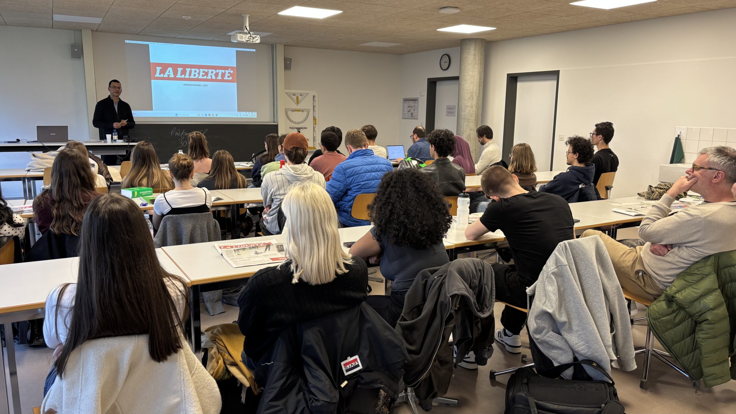 Elèves fribourgeois sensibilisés aux défis qu&rsquo;affronte la presse